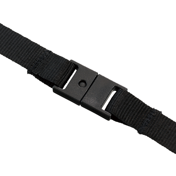 モバイルウォータープルーフポーチバッグ 6.7インチ ver.2 2色 特に動きの激しいアウトドアシーンや、小さなお子様とご一緒のレジャーでは、首掛けスタイルの安全性は非常に重要なポイントです。このセーフティ機能があれば、アクティブな活動中も安心してお使いいただけます。また、緊急時や急いで取り外したい時にも、軽い力で簡単に解除できるため、使い勝手の良さを損なうこともありません。