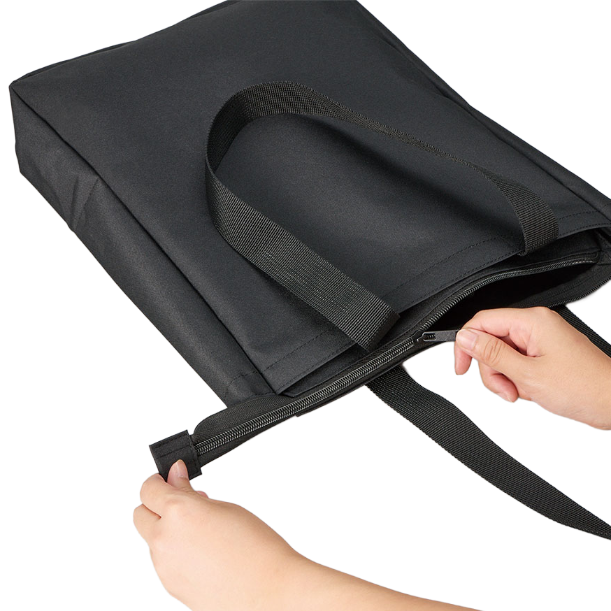 ノートPCが入れられるファスナートートバッグ 3色 機能性抜群!ファスナー付きオリジナルトートバッグ 激安・格安で作成できるオリジナルトートに、待望のファスナー(チャック)付きモデルが登場。 しっかりと口が閉まるため、配布用のノベルティとしてだけでなく、販売用グッズとしても高い人気を誇ります。中身が見えない・雨に強い・荷物が落ちないの3拍子が揃った、高機能なエコバッグをお探しの方に最適です。