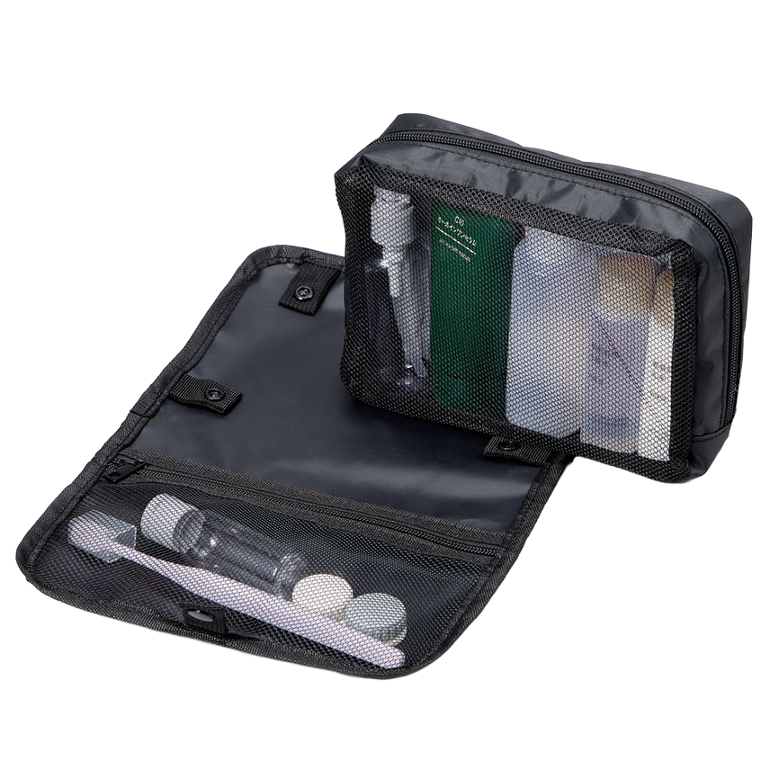 ベーシックハンギングポーチバッグ 「大浴場にはこれだけ持っていく!」が叶う、着脱ポーチ付きの収納セット
旅行中、「洗面道具はここに置いておきたいけど、お風呂にはシャンプーだけ持っていきたい…」なんてこと、ありませんか? そんな時、いちいち詰め替える必要ナシ。必要な部分だけを「パチッ」と外して持ち運べる、技ありポーチのご紹介です。