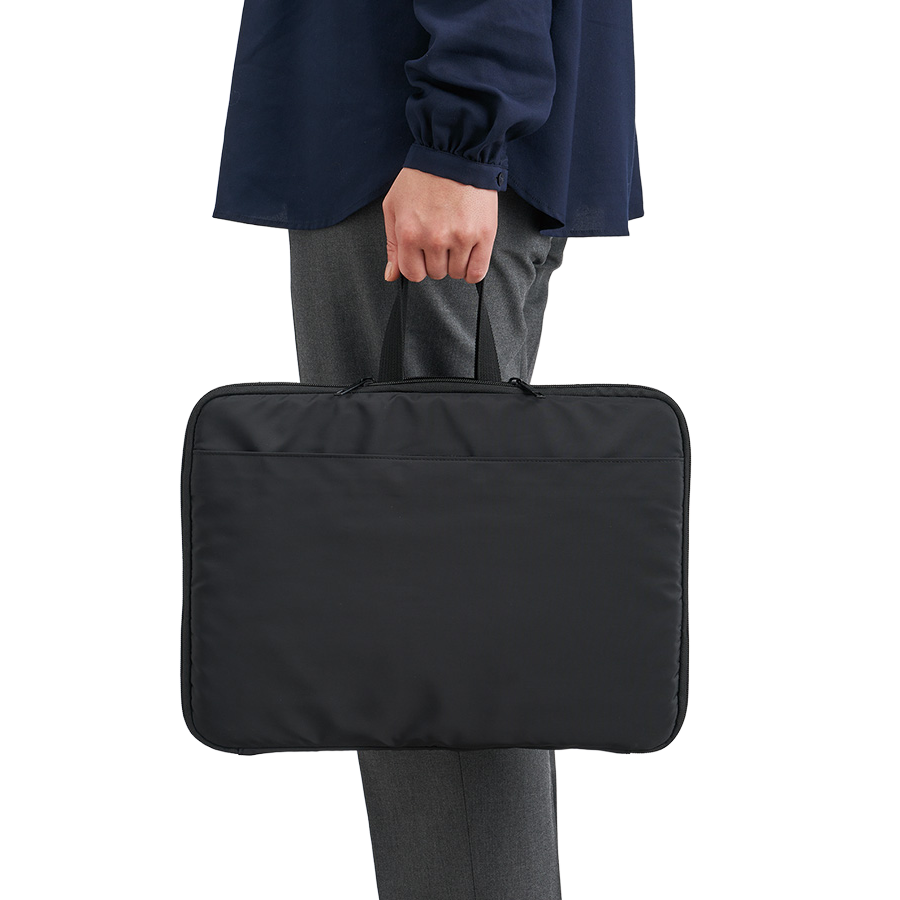 入れたまま使えるノートPCバッグ 4色